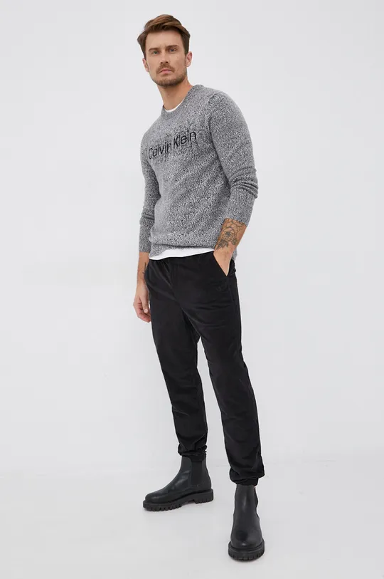 czarny Calvin Klein Jeans Spodnie sztruksowe J30J318516.4890
