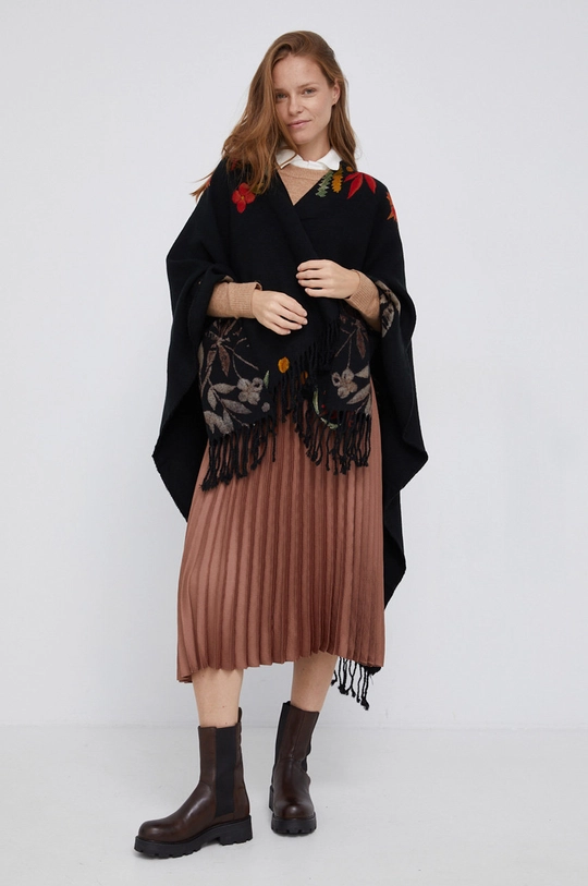 Desigual Poncho 21WAIA30 czarny