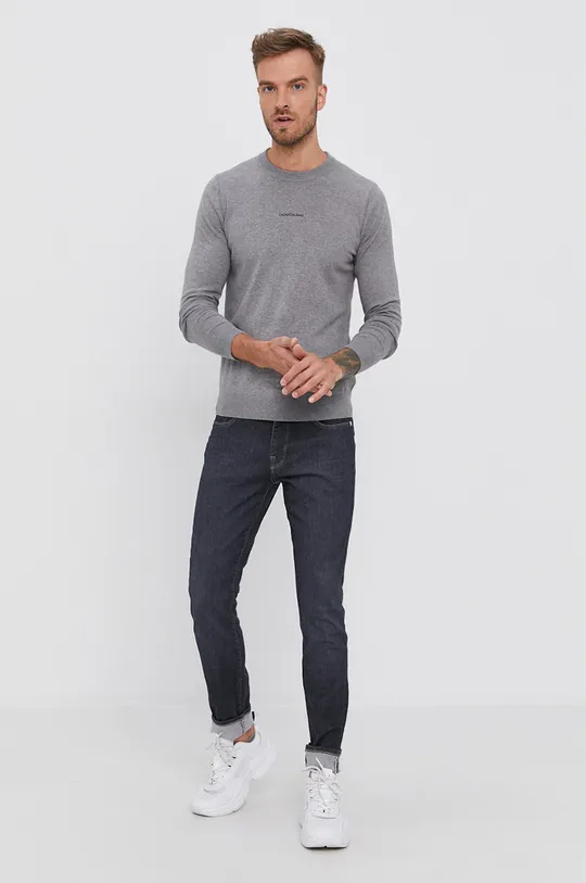 Sveter Calvin Klein Jeans sivá
