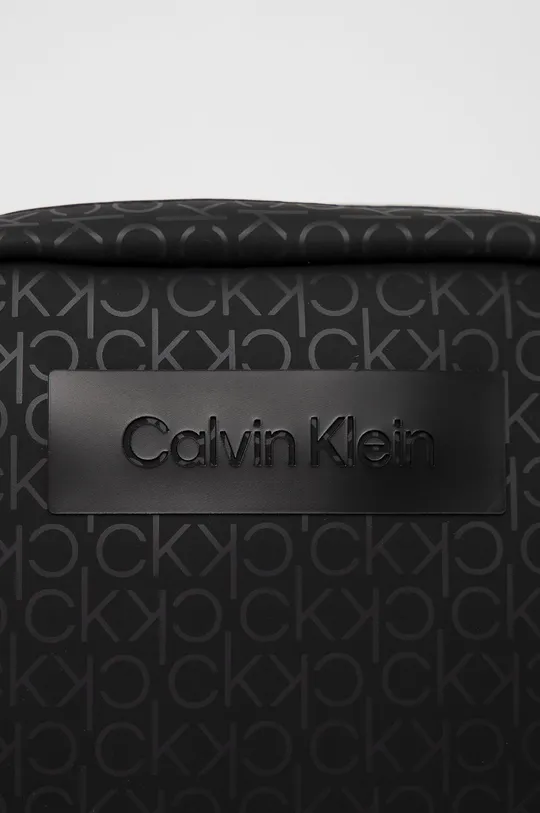 Malá taška Calvin Klein čierna