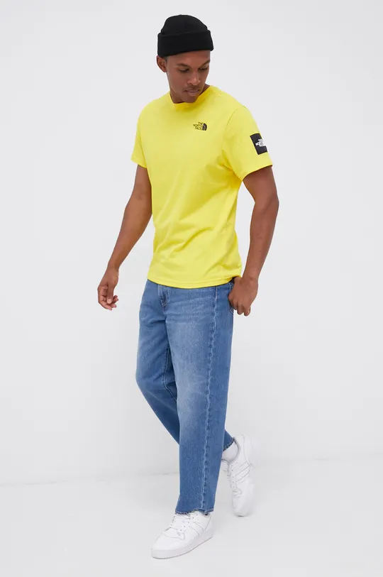 Βαμβακερό μπλουζάκι The North Face κίτρινο
