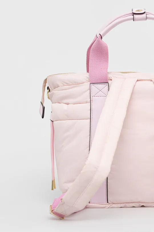 ružová Guess taška na kolieskach s funkciou rolovania