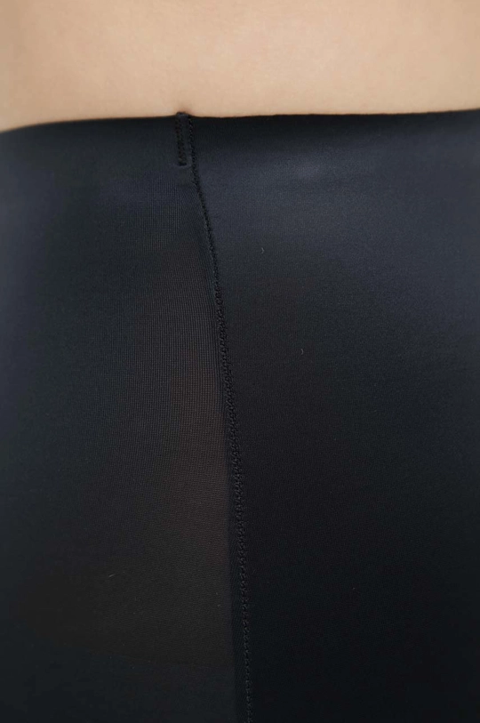 Spanx szorty modelujące Shaping Satin Materiał zasadniczy: 72 % Nylon, 28 % Elastan, Wkładka: 100 % Bawełna