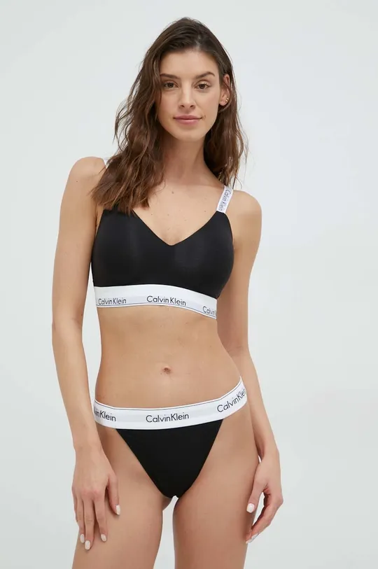 Tangá Calvin Klein Underwear  Základná látka: 53% Bavlna, 35% Modal, 12% Elastan