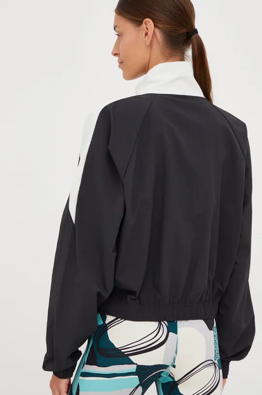 Куртка Reebok Classic  Основной материал: 100% Переработанный полиэстер Подкладка: 100% Переработанный полиэстер