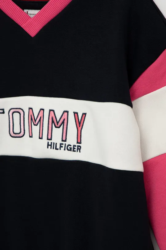 Otroška mikica Tommy Hilfiger  Glavni material: 78% Bombaž, 22% Poliester Patent: 95% Bombaž, 5% Elastan