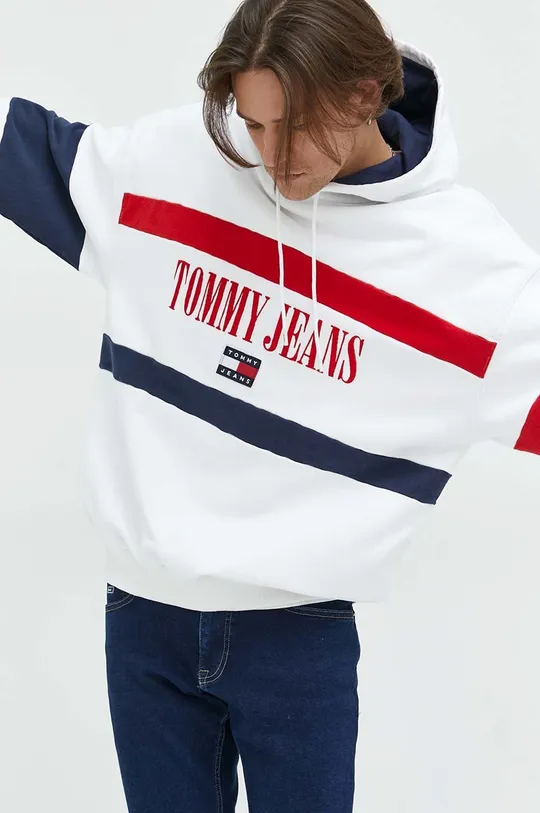 bela Bombažen pulover Tommy Jeans Moški