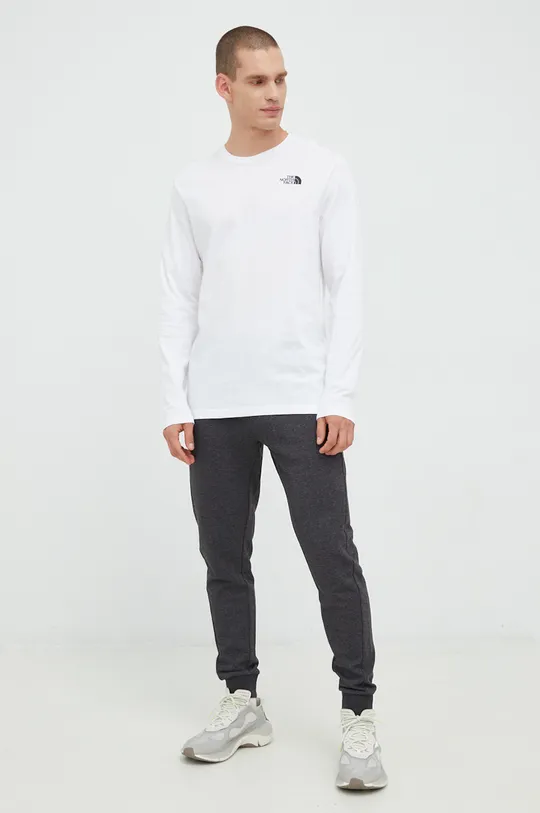Βαμβακερή μπλούζα με μακριά μανίκια The North Face λευκό
