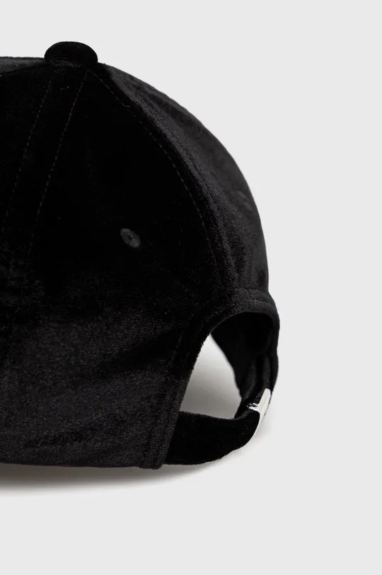 Καπέλο EA7 Emporio Armani Κύριο υλικό: 92% Πολυεστέρας, 8% Σπαντέξ Φόδρα: 100% Βαμβάκι