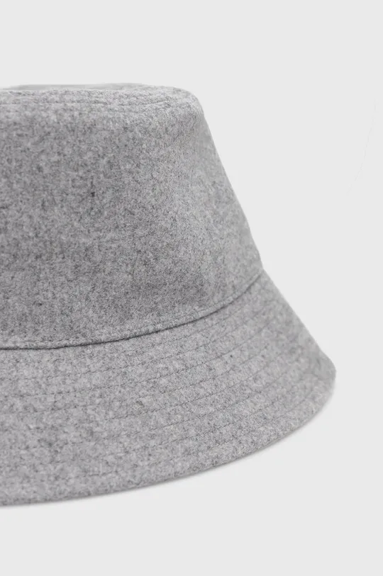Двосторонній капелюх Calvin Klein  Підкладка: 100% Поліестер Матеріал 1: 50% Поліестер, 50% Вовна Матеріал 2: 100% Поліестер