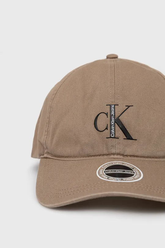 Βαμβακερό καπέλο του μπέιζμπολ Calvin Klein Jeans καφέ