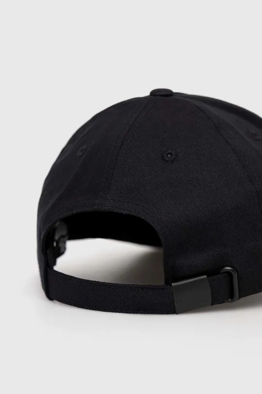 Καπέλο Karl Lagerfeld  Κύριο υλικό: 98% Βαμβάκι, 2% Σπαντέξ Φόδρα: 100% Πολυεστέρας