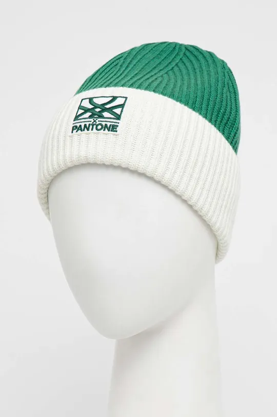 United Colors of Benetton czapka z domieszką wełny x Pantone zielony