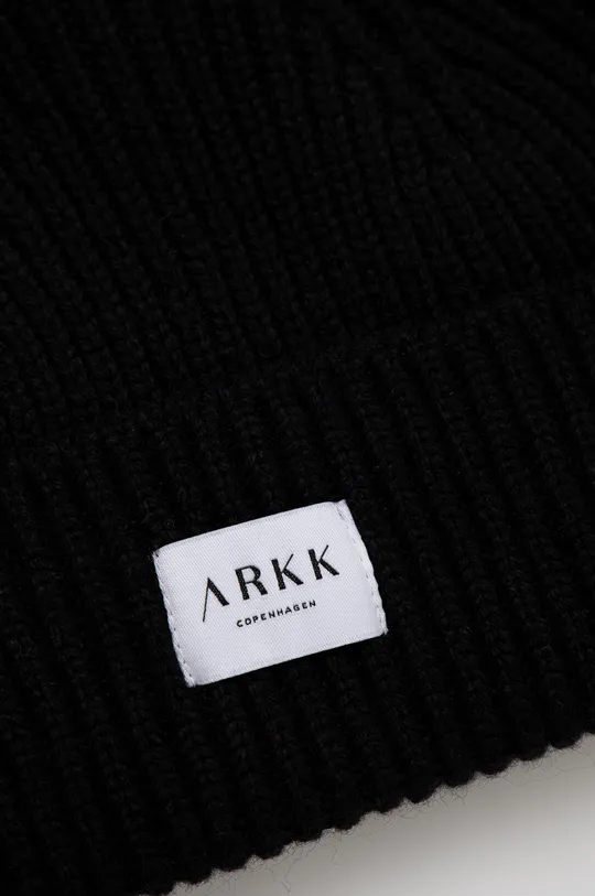 Μάλλινο σκουφί Arkk Copenhagen μαύρο
