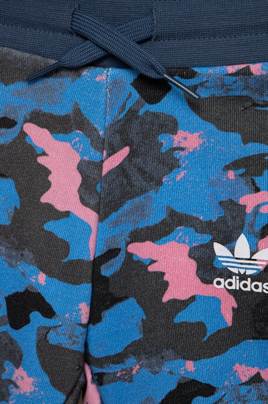 Dječja trenirka adidas Originals  Temeljni materijal: 70% Pamuk, 30% Poliester Manžeta: 95% Pamuk, 5% Elastan