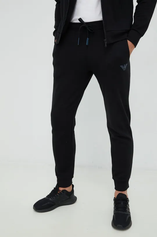 Спортивний костюм Emporio Armani Underwear  Основний матеріал: 60% Бавовна, 40% Поліестер Резинка: 57% Бавовна, 38% Поліестер, 5% Еластан
