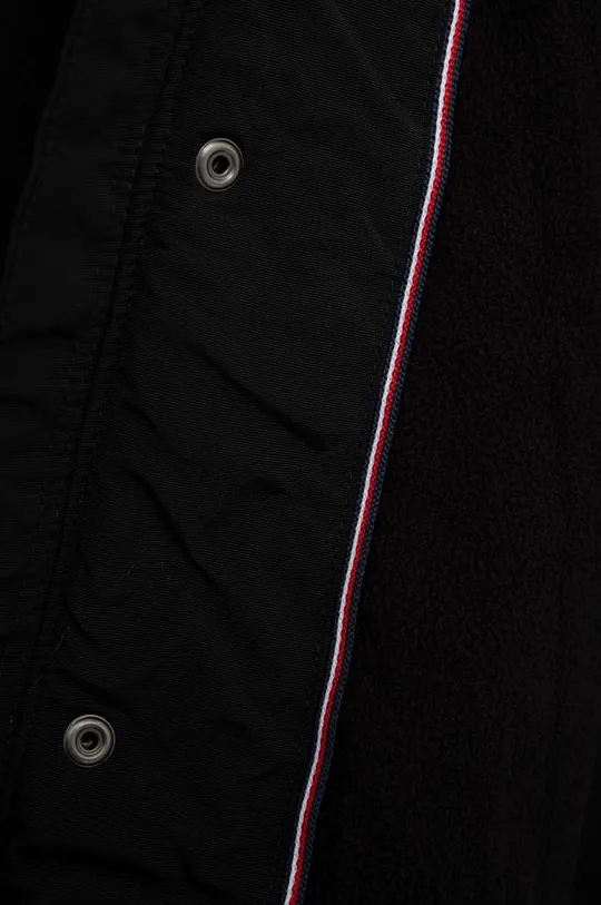 Детская куртка Tommy Hilfiger  Основной материал: 100% Полиамид Подкладка: 100% Полиэстер Резинка: 98% Полиэстер, 2% Эластан