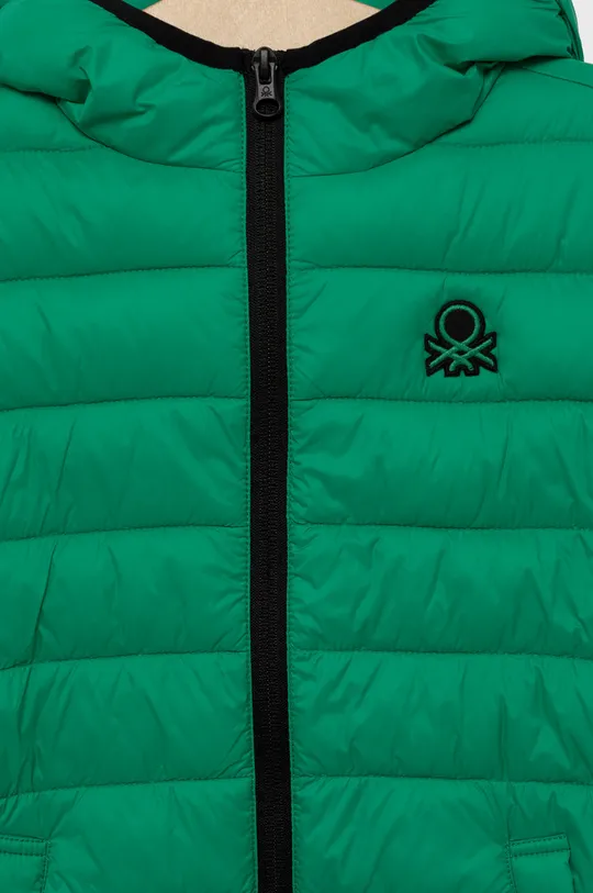 Dječja jakna United Colors of Benetton  Temeljni materijal: 100% Najlon Postava: 100% Najlon Ispuna: 100% Poliester