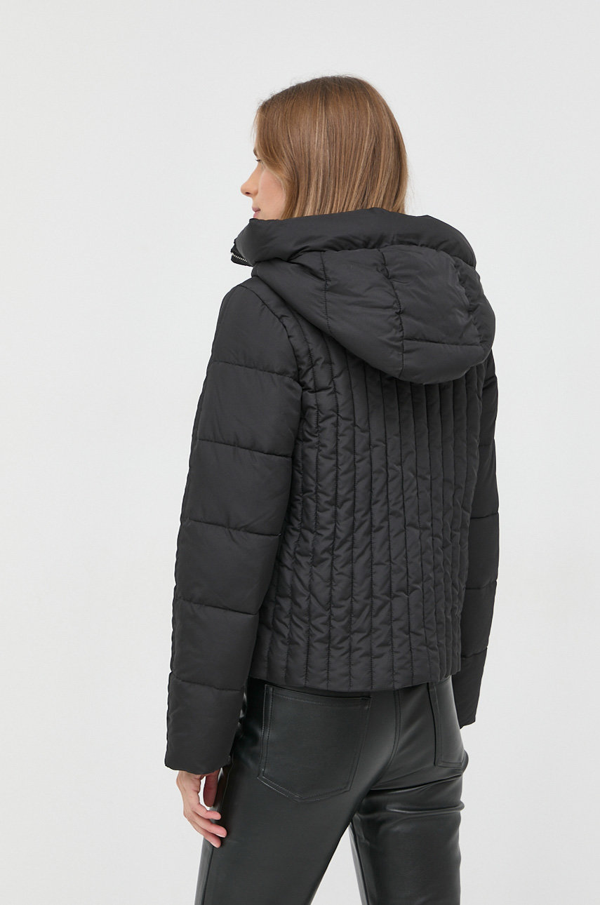 Armani Exchange geaca  Materialul de baza: 100% Poliester  Captuseala: 100% Poliamida Umplutura: 100% Poliester