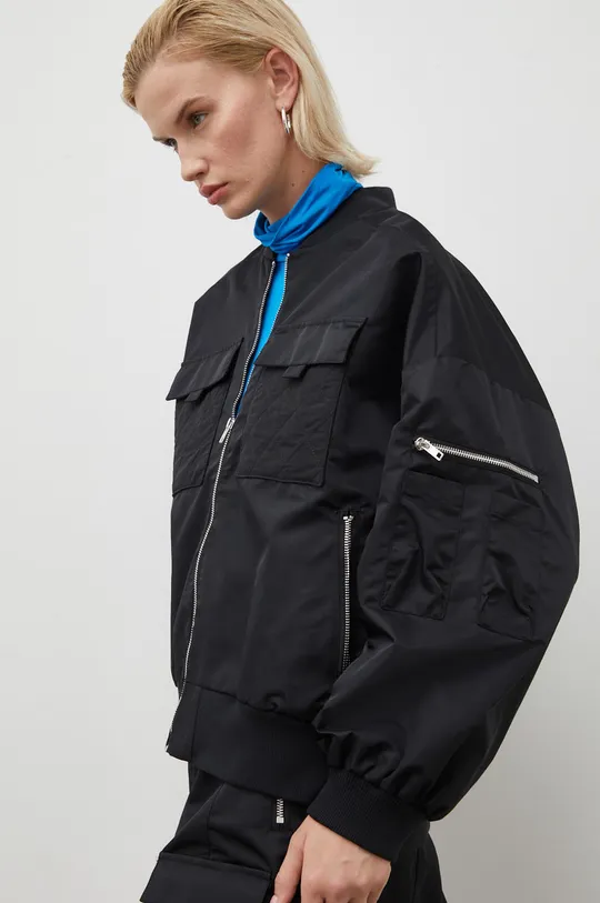 Куртка-бомбер Gestuz  Основной материал: 100% Нейлон Подкладка: 100% Полиэстер