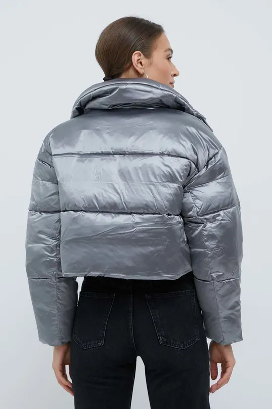 Куртка Calvin Klein  Основной материал: 60% Полиэстер, 40% Полиамид Подкладка: 100% Полиэстер Наполнитель: 100% Полиэстер