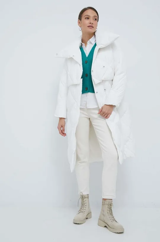 Пуховая куртка Calvin Klein  Основной материал: 100% Полиамид Подкладка: 100% Полиэстер Наполнитель: 70% Утиный пух, 30% Утиное перо