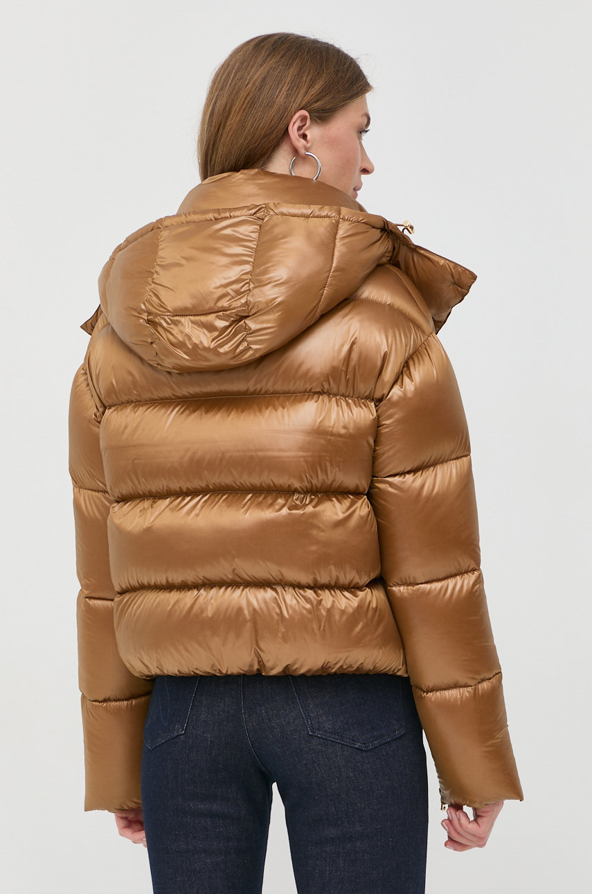 Péřová bunda Patrizia Pepe Hlavní materiál: 100% Polyamid Podšívka: 100% Polyamid Výplň: 90% Kachní chmýří, 10% Peří