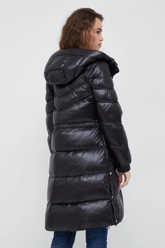 Пухова куртка Woolrich  Основний матеріал: 100% Поліамід Підкладка: 100% Поліамід Наповнювач: 90% Гусячий пух, 10% Пір'я
