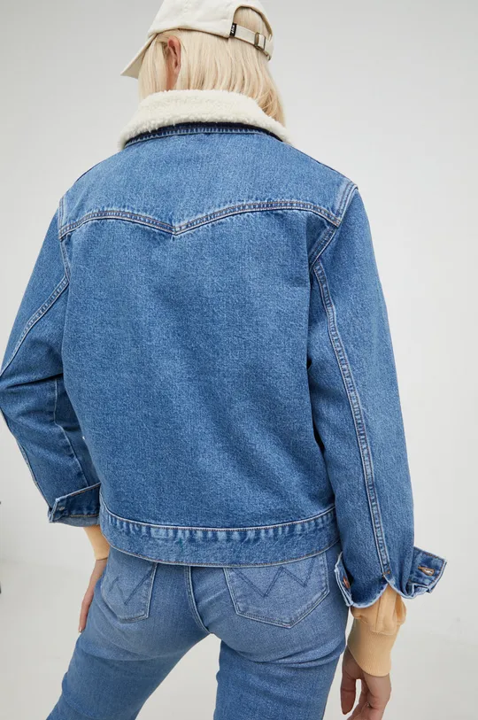Хлопковая джинсовая куртка Wrangler  Основной материал: 100% Хлопок Овчина: 100% Полиэстер