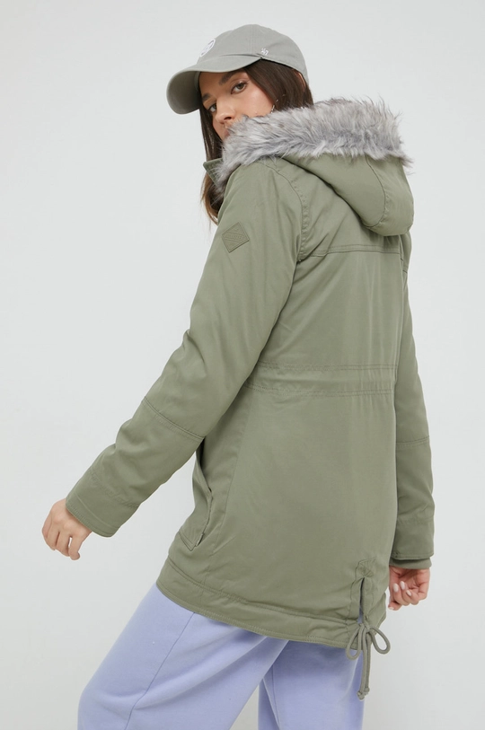 Bunda parka Hollister Co.  Základná látka: 95% Polyester, 5% Elastan Podšívka: 100% Polyester Výplň: 100% Recyklovaný polyester Umelá kožušina: 44% Akryl, 34% Modacryl, 22% Polyester Podšívka rukáva: 96% Polyester, 4% Elastan