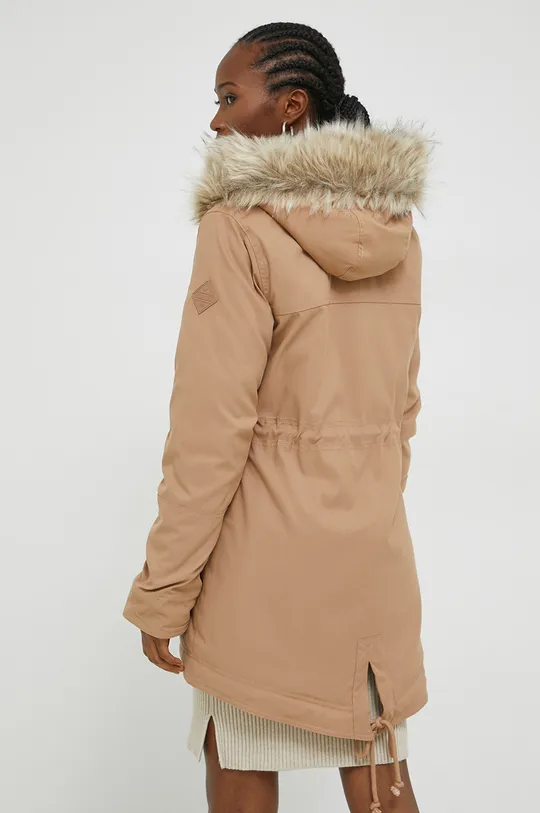 Hollister Co. parka  Jelentős anyag: 96% poliészter, 4% elasztán Bélés: 100% poliészter Kitöltés: 100% Újrahasznosított poliészter Prém: 44% akril, 34% modakrylszall, 22% poliészter Bélés ujjú: 96% poliészter, 4% elasztán