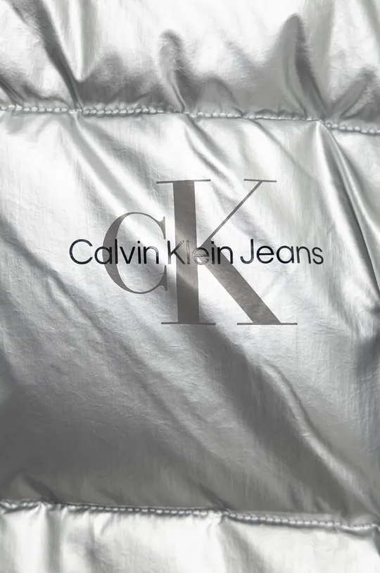 Otroška jakna Calvin Klein Jeans  Glavni material: 100% Poliamid Podloga: 100% Poliester Polnilo: 100% Poliester Patent: 97% Poliester, 3% Elastan