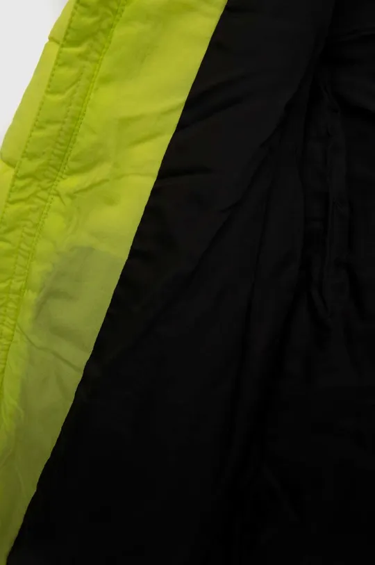 Dětská bunda Guess  Hlavní materiál: 100% Polyamid Podšívka: 65% Viskóza, 35% Polyester Výplň: 100% Polyester