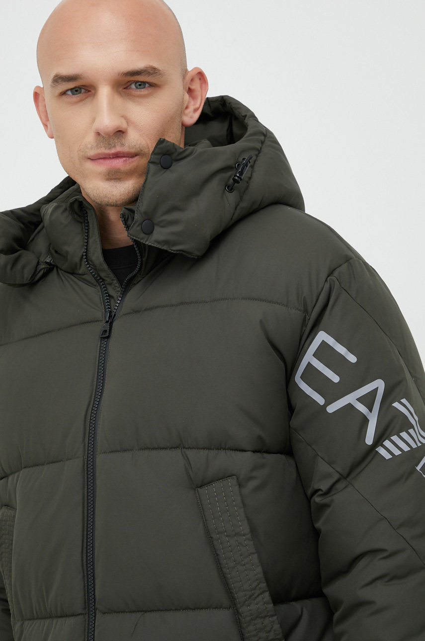 Куртка EA7 Emporio Armani чоловіча колір зелений зимова | ANSWEAR.ua