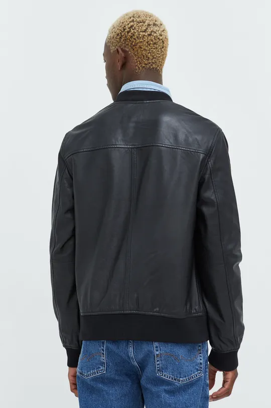 Кожаная куртка Superdry  Основной материал: 100% Натуральная кожа Подкладка: 100% Полиэстер