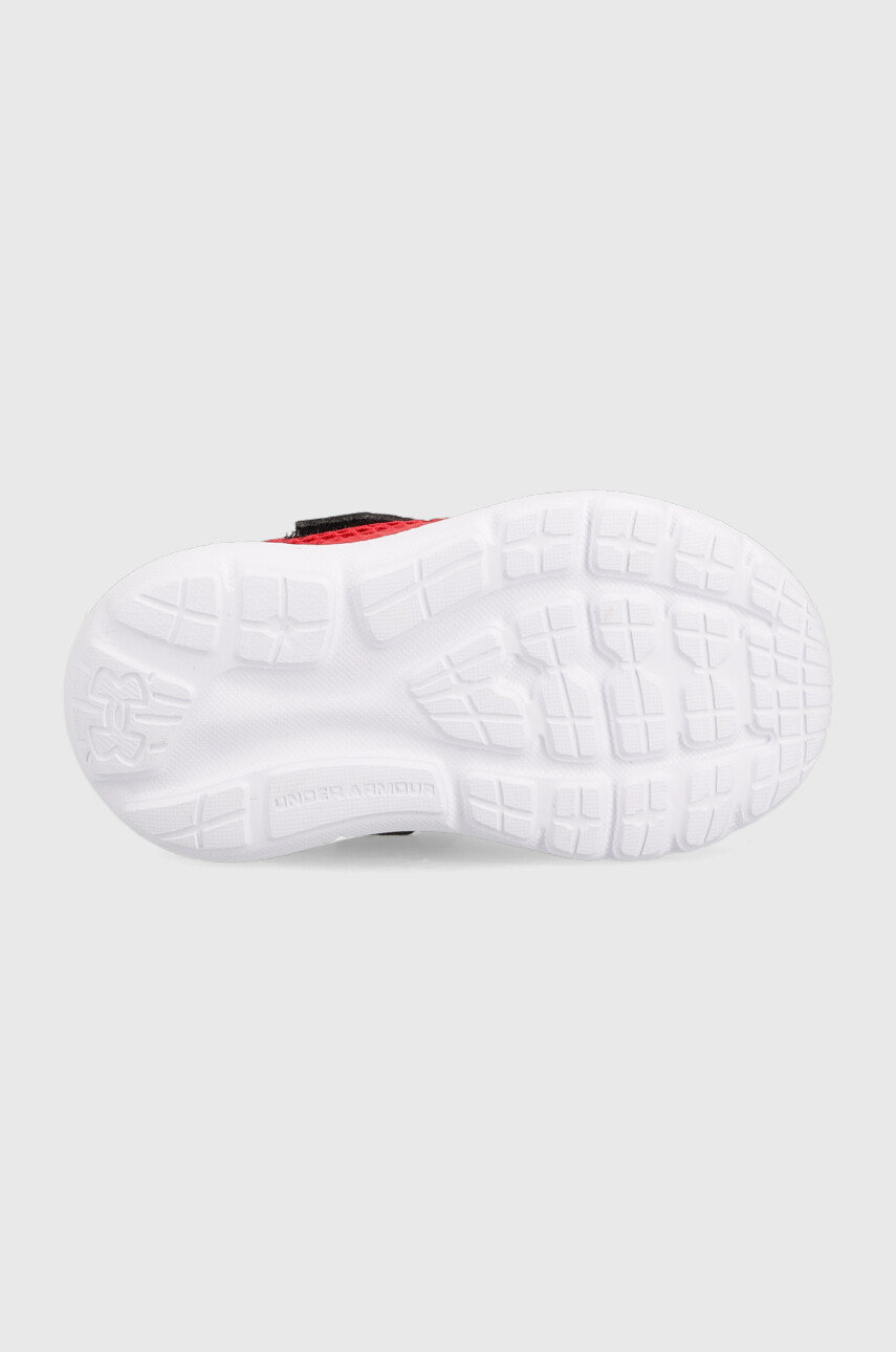 Dětské sneakers boty Under Armour Ua Binf Surge 3 Ac Chlapecký
