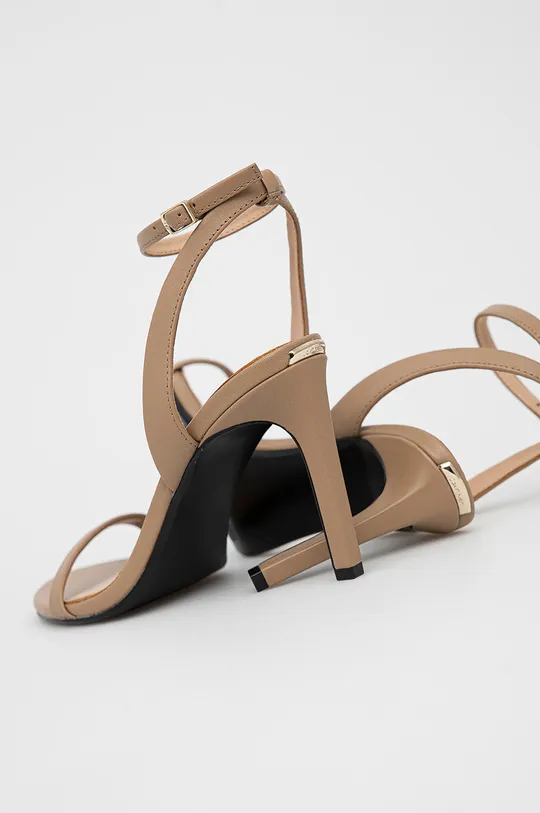 Usnjeni sandali Calvin Klein Essentia  Zunanjost: Naravno usnje Notranjost: Naravno usnje Podplat: Sintetični material