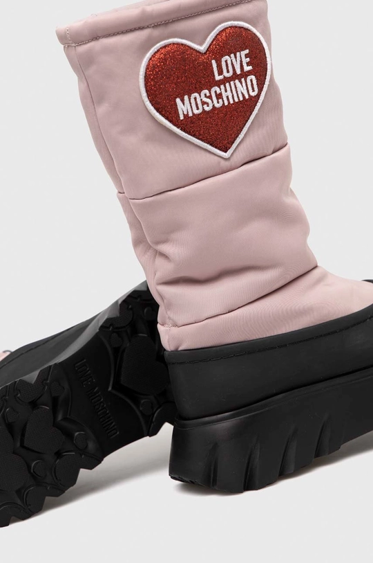 Зимние сапоги Love Moschino  Голенище: Синтетический материал, Текстильный материал Внутренняя часть: Синтетический материал, Текстильный материал Подошва: Синтетический материал