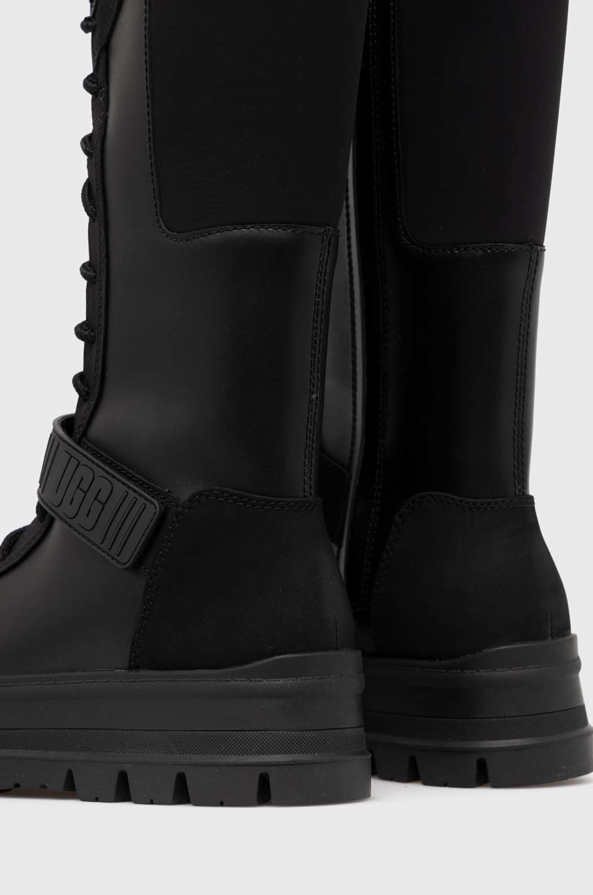 Kozačky UGG W Flynn  Svršek: Textilní materiál, Přírodní kůže Vnitřek: Umělá hmota, Textilní materiál Podrážka: Umělá hmota