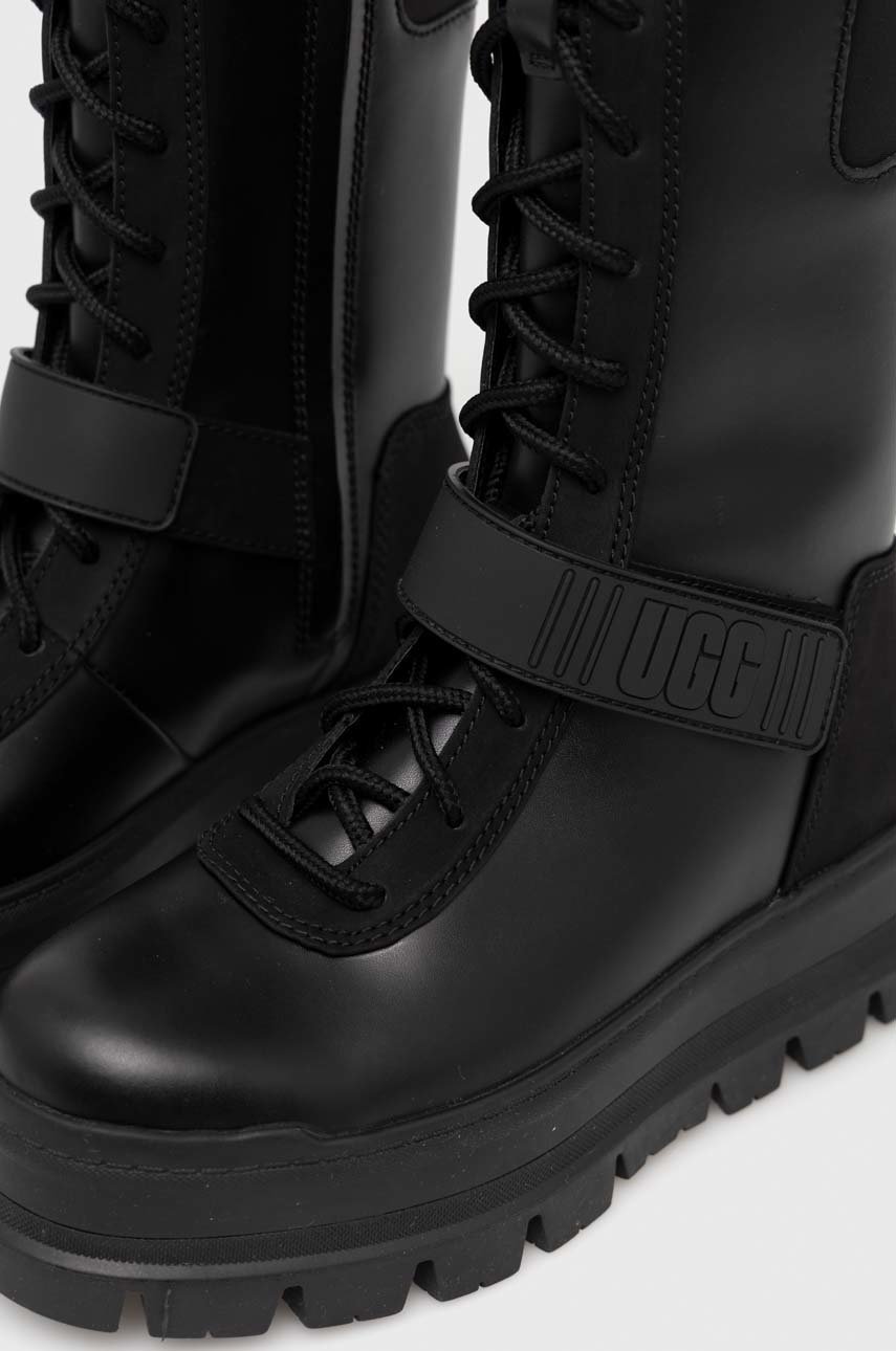 černá Kozačky UGG W Flynn