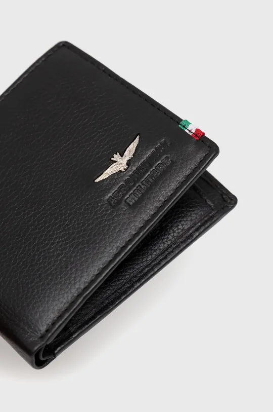 Usnjena denarnica Aeronautica Militare  Glavni material: 100% Naravno usnje Podloga: 100% Poliester