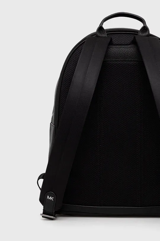 Кожаный рюкзак Michael Kors  Основной материал: 100% Кожа Подкладка: 100% Полиэстер Отделка: 69% Полотно с покрытием, 17% Полиэстер, 13% Хлопок, 1% Полиуретан