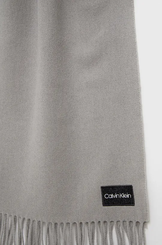 Vlnený šál Calvin Klein sivá