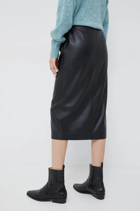 Suknja Sisley  Temeljni materijal: 100% Poliuretan Postava: 94% Poliester, 6% Elastan