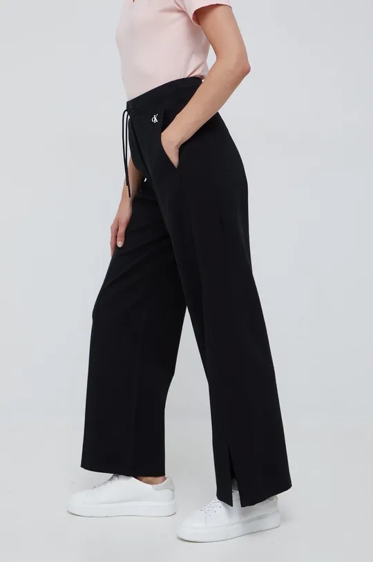 czarny Calvin Klein Jeans spodnie dresowe J20J219645.9BYY