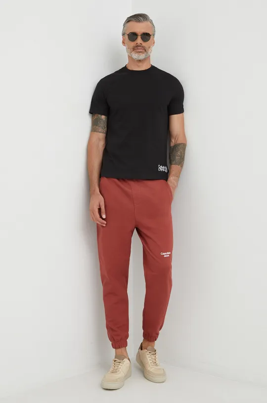 Βαμβακερό παντελόνι Calvin Klein Jeans κόκκινο