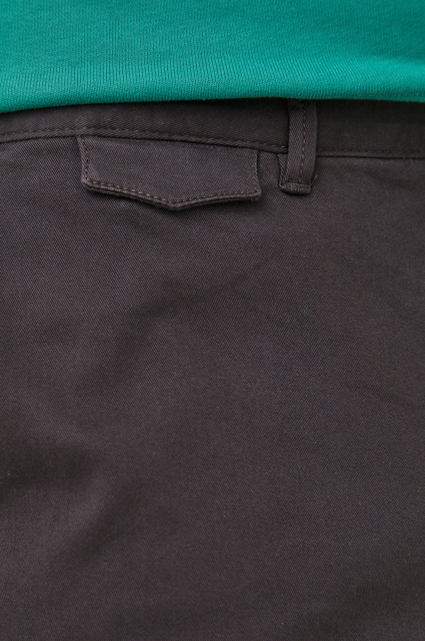 Sisley spodnie męskie kolor brązowy dopasowane | Answear.com