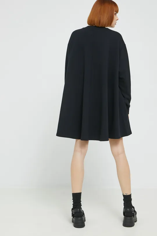 Βαμβακερό φόρεμα Love Moschino  Κύριο υλικό: 100% Βαμβάκι Άλλα υλικά: 99% Βαμβάκι, 1% Σπαντέξ