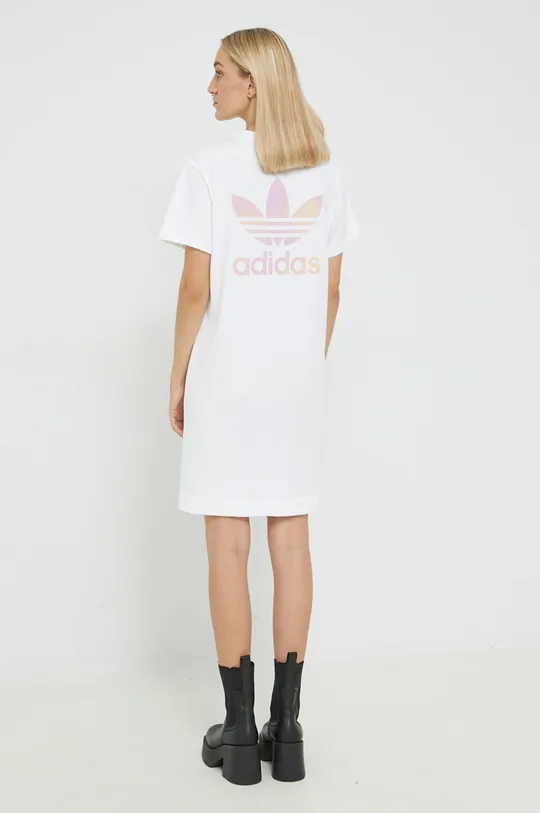 Βαμβακερό φόρεμα adidas Originals λευκό