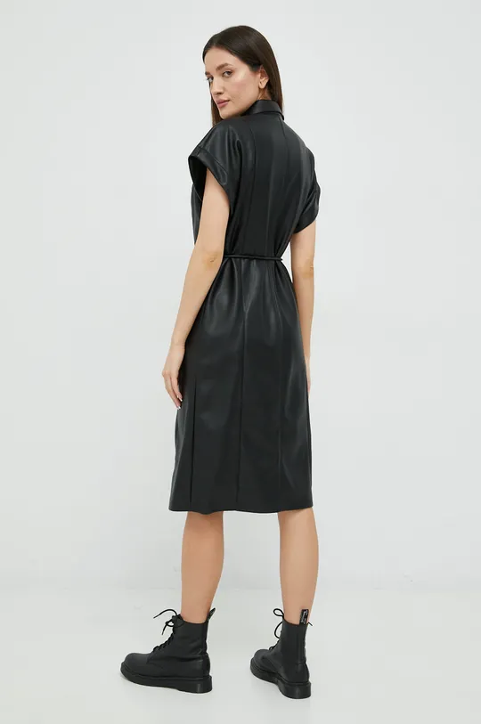 Φόρεμα Sisley  Κύριο υλικό: 100% Πολυεστέρας Φινίρισμα: 100% Poliuretan